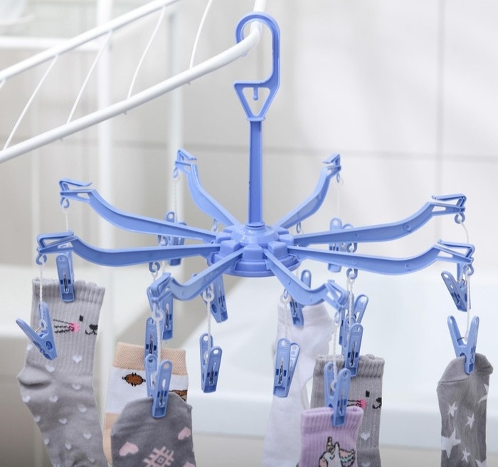 Сушилка для белья подвесная Доляна, 41&times;41 см, 16 прищепок, цвет синий