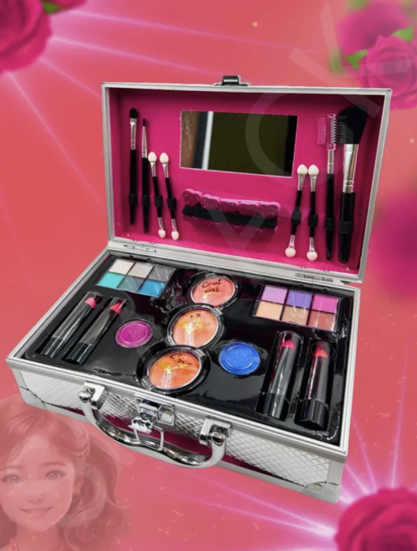 Набор детской косметики в кейсе Набор детской косметики в кейсе
